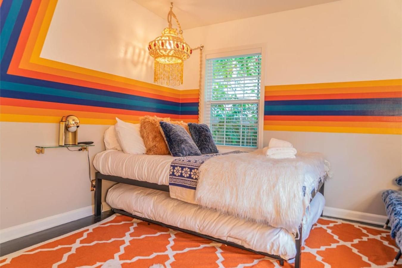 Eccentric East Nash Unique Design Holiday home *