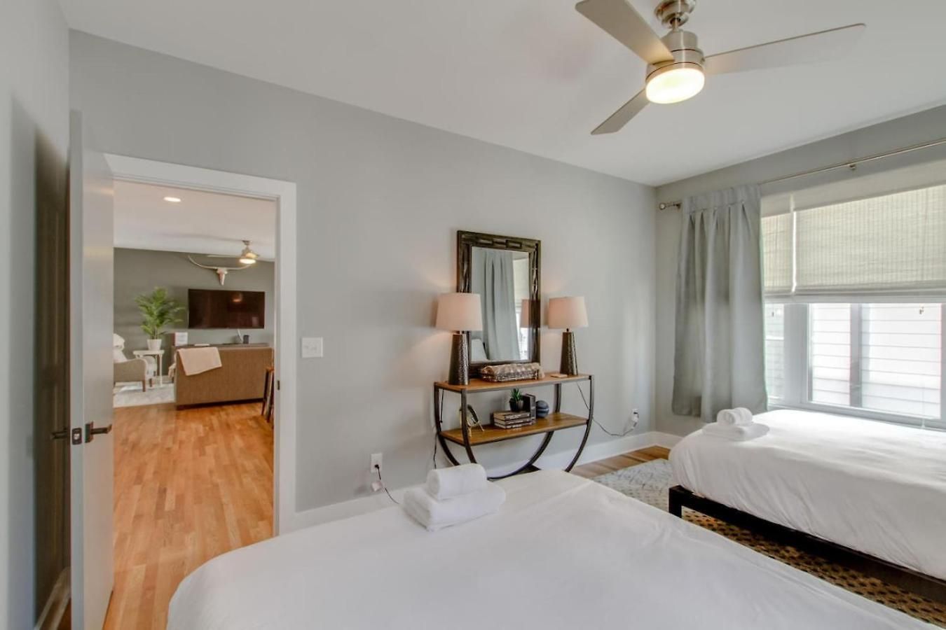 Gulch Mega Super Rooftop Premier Location Holiday home *