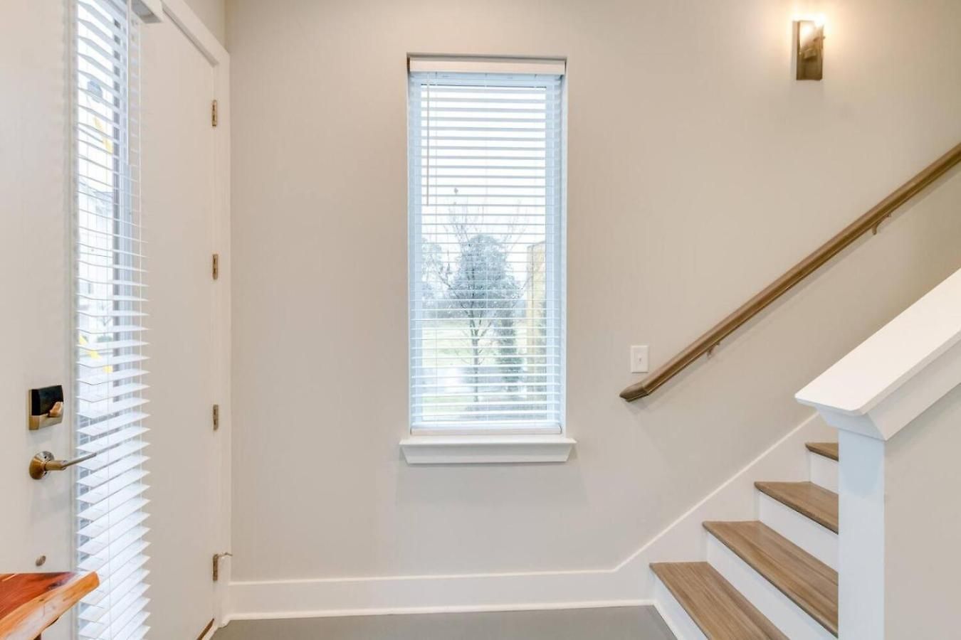 Spacious Contemporary Townhome With Private Rooftop Holiday home Nashville