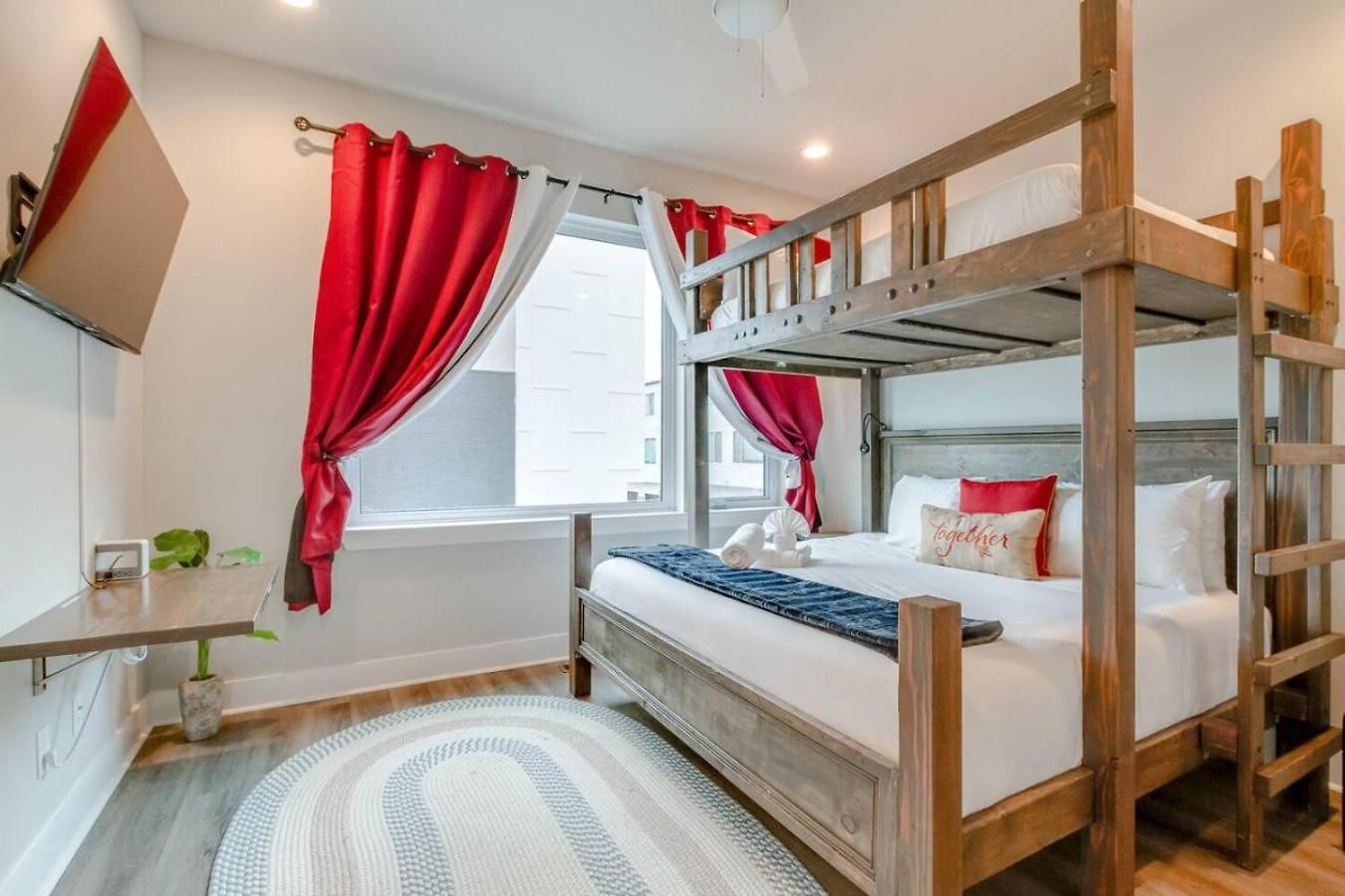 Holiday home Spacious Contemporary Townhome With Private Rooftop Nashville