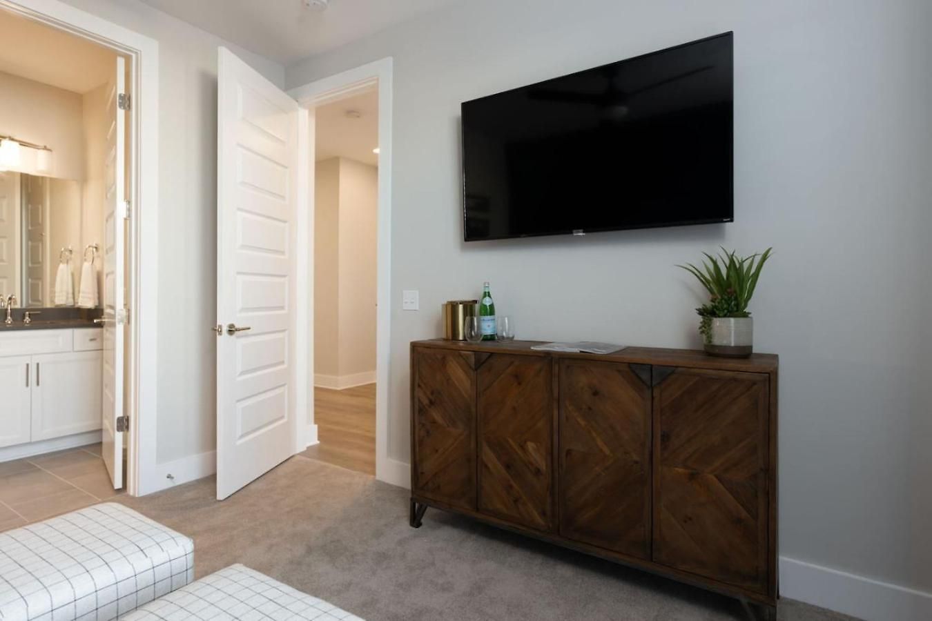 Holiday home Large Royal Townhome Beautiful Design And Rooftop