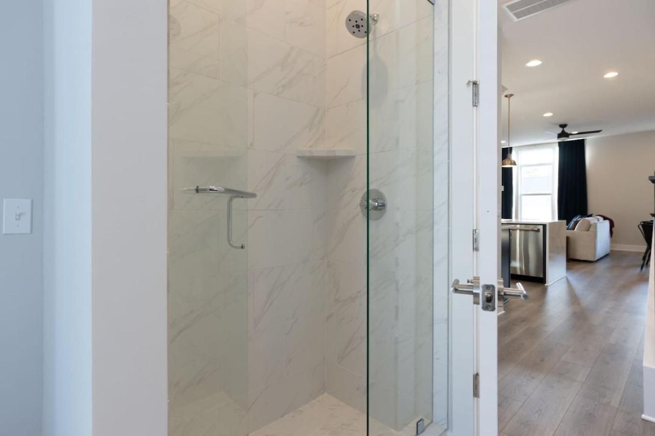 Large Royal Townhome Beautiful Design And Rooftop Holiday home *
