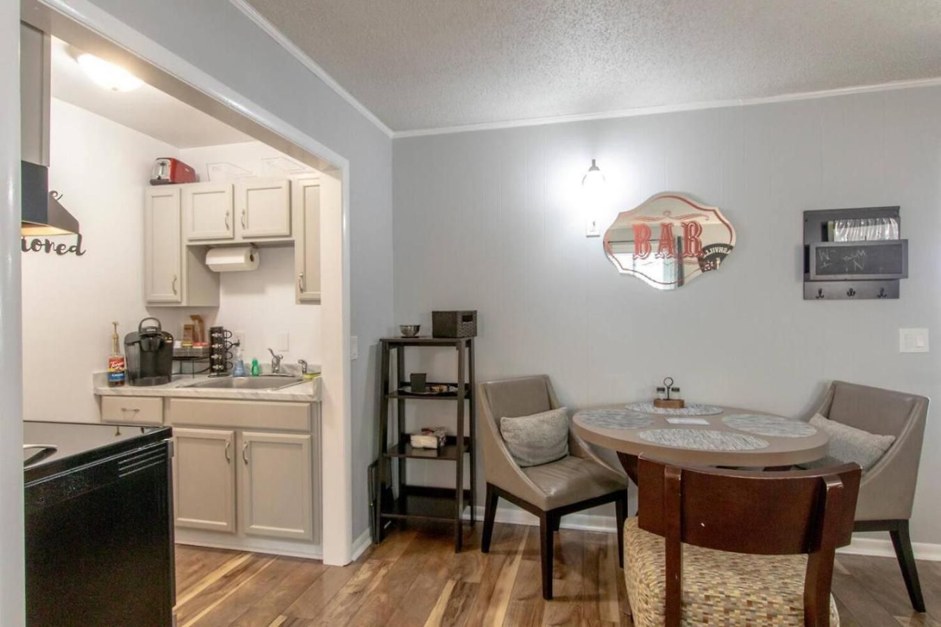 Delightful Charmer With Pool Access * Nashville