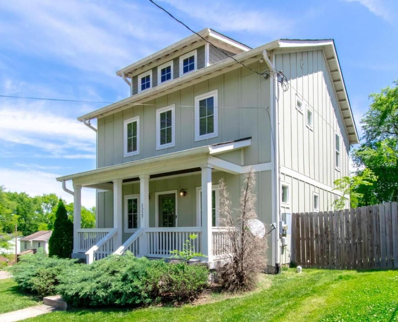 Hilltop Charmer Super Close To Downtown Three Bedroom Nashville