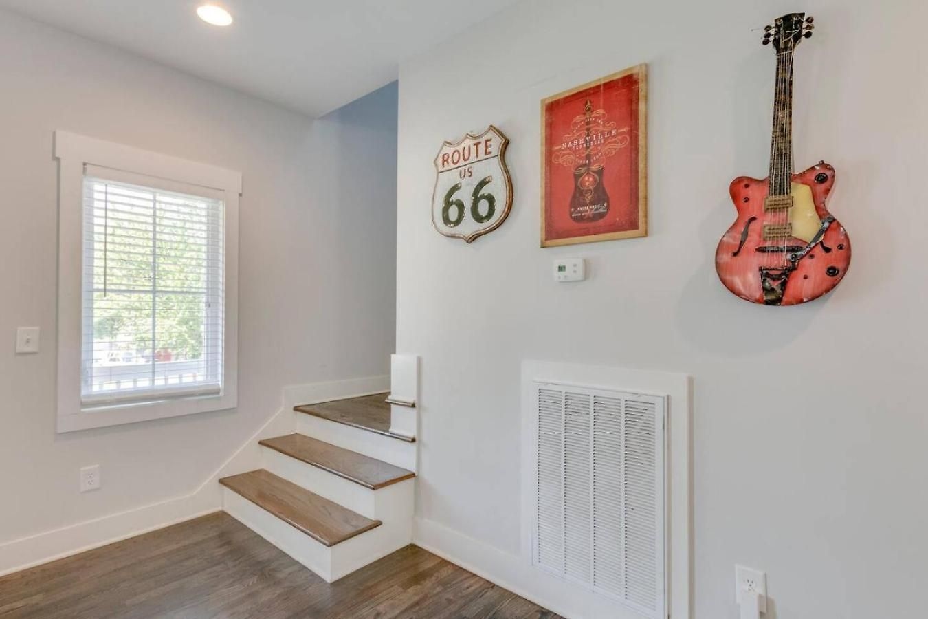 Hilltop Charmer Super Close To Downtown Three Bedroom Nashville