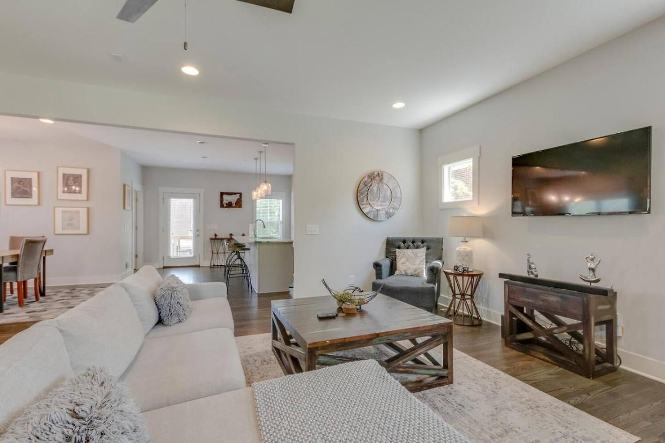 Hilltop Charmer Super Close To Downtown Three Bedroom Nashville