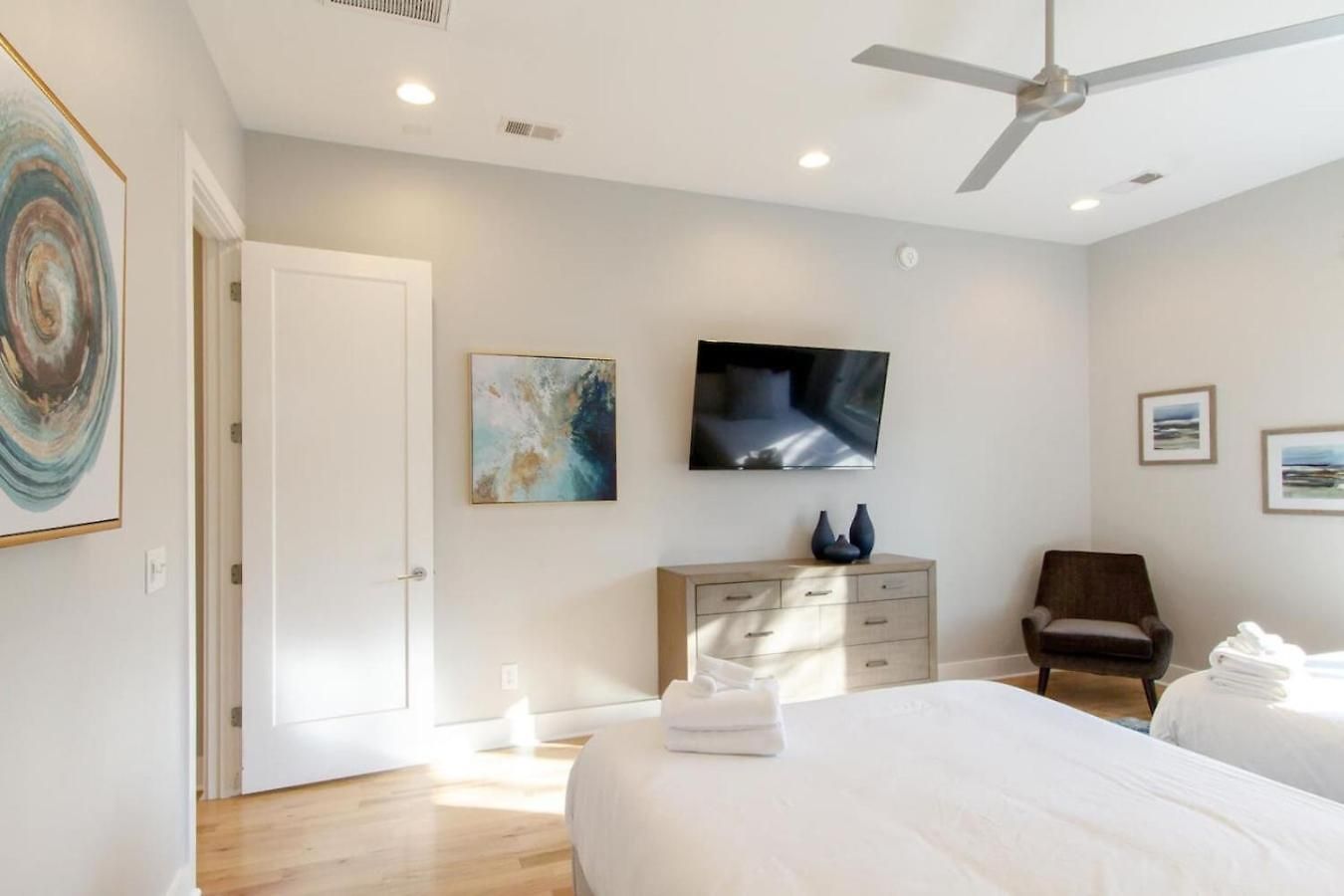 Panoramic View 8 Comfy Beds Multilevel Townhome Holiday home Nashville