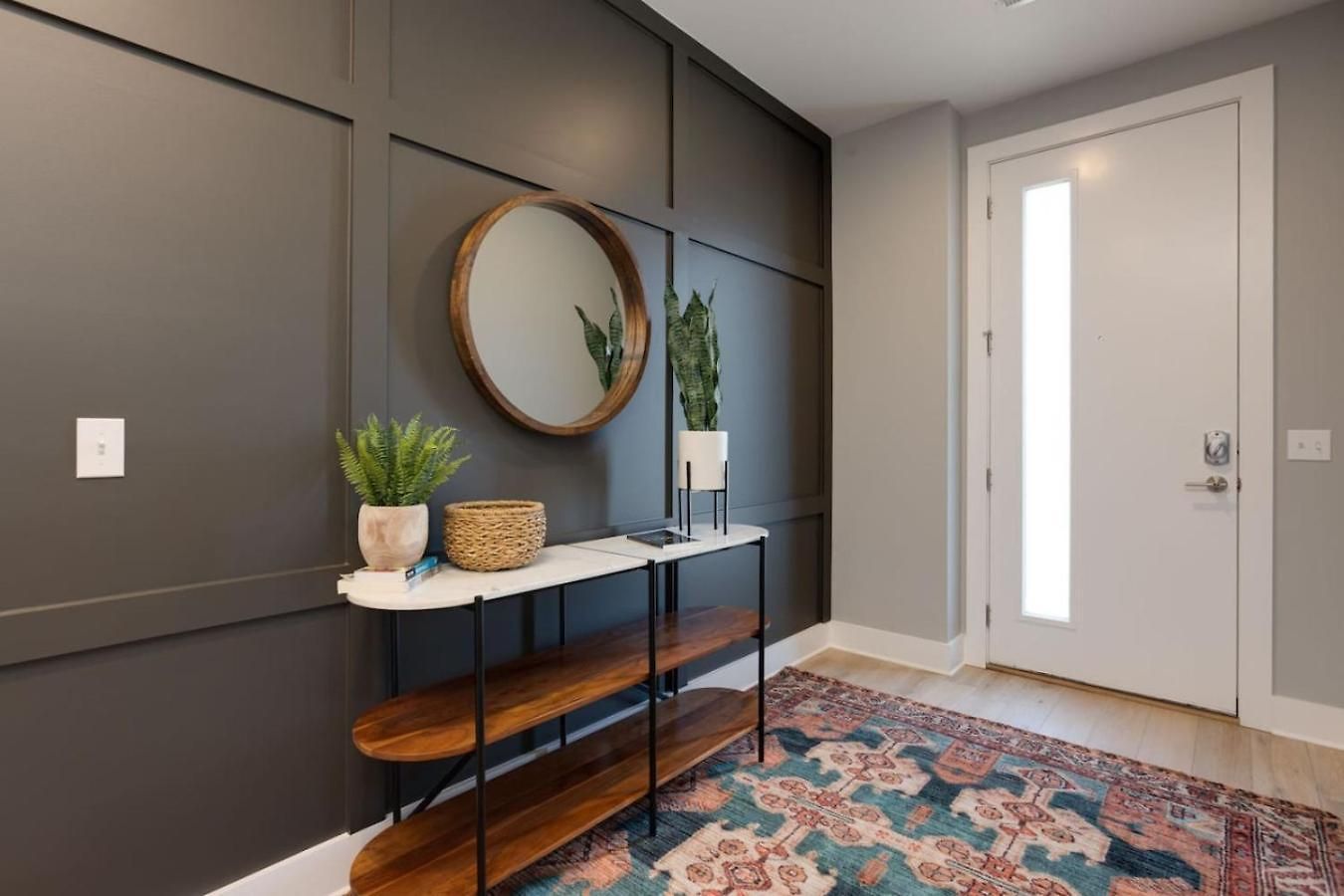 Luxury Downtown Townhome Elevated Skyline Views Nashville