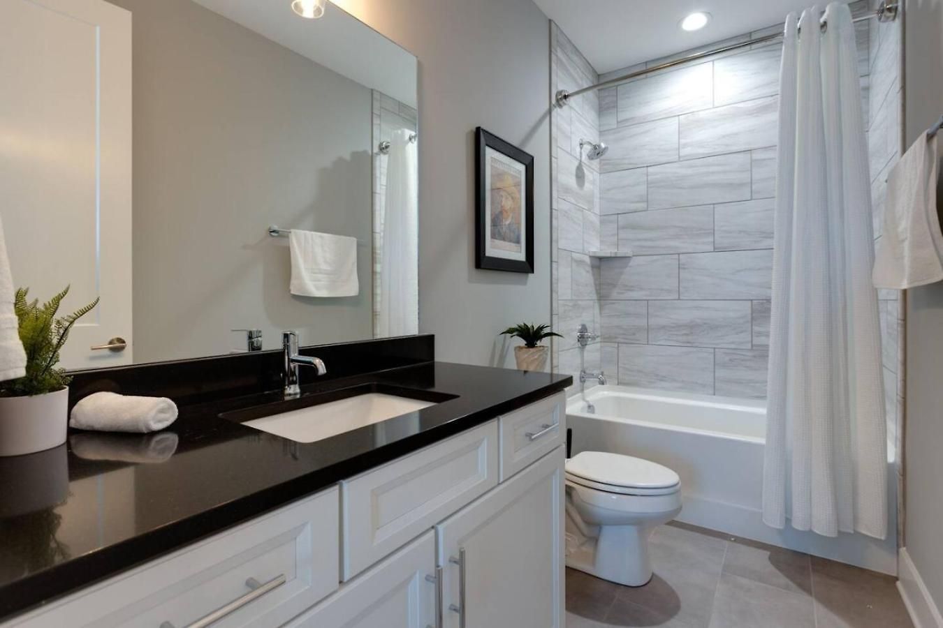 Luxury Downtown Townhome Elevated Skyline Views *