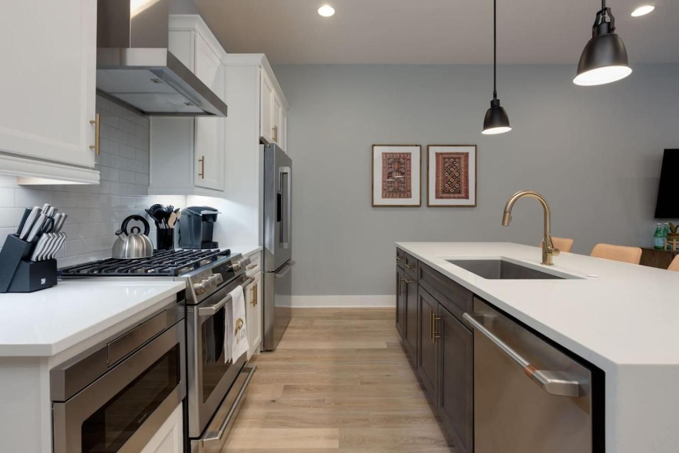 Luxury Downtown Townhome Elevated Skyline Views Holiday home Nashville