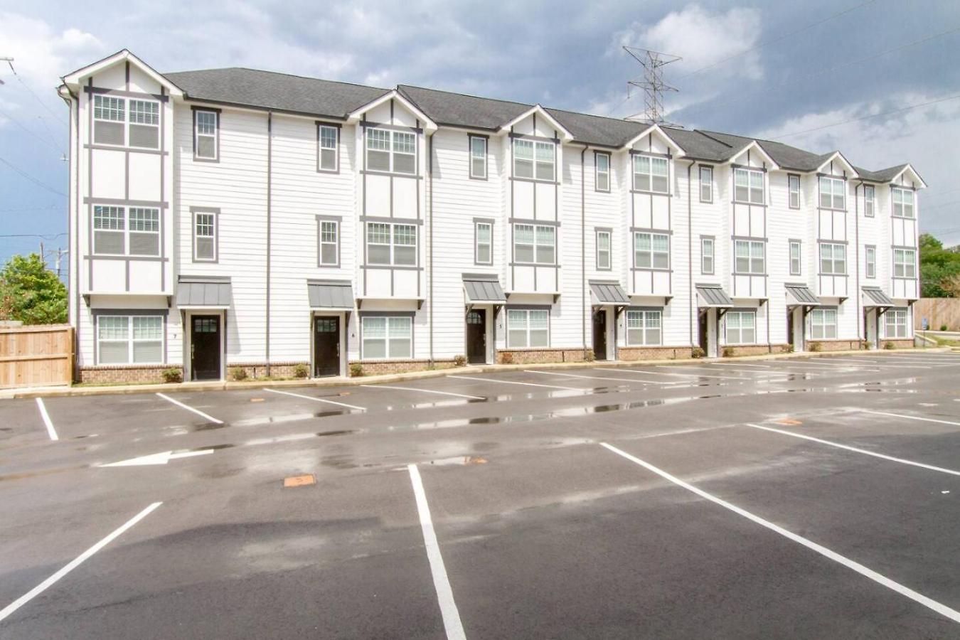 Holiday home Minutes To Broadway Luxurious Gated Townhome