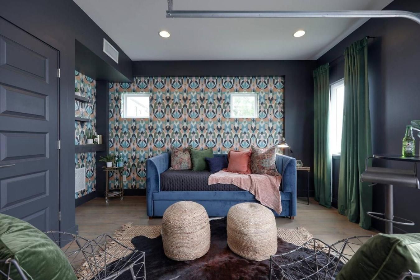 Stunning West End Walkable Area Holiday home *