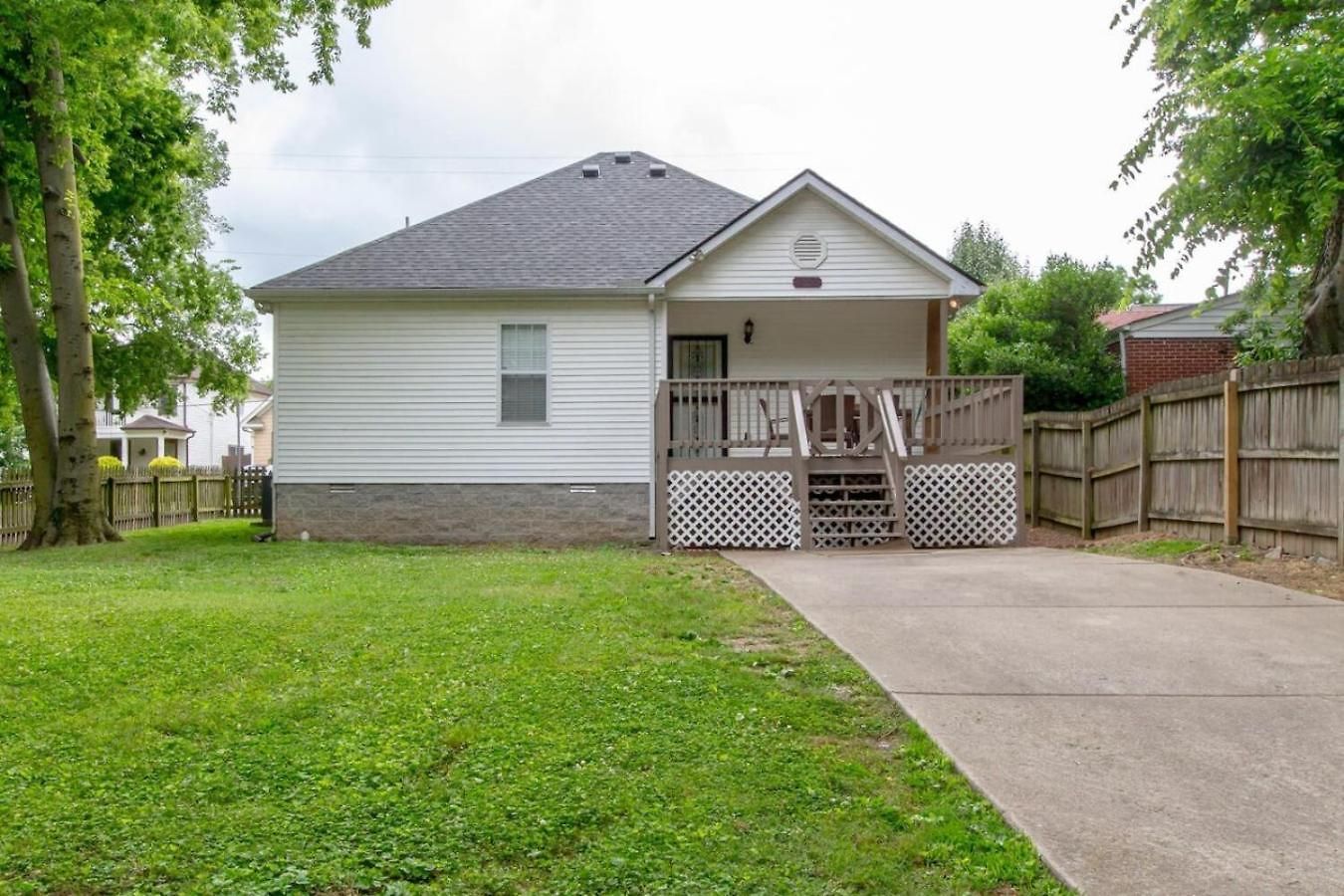Metropolitan Huge Private Backyard Holiday home Nashville