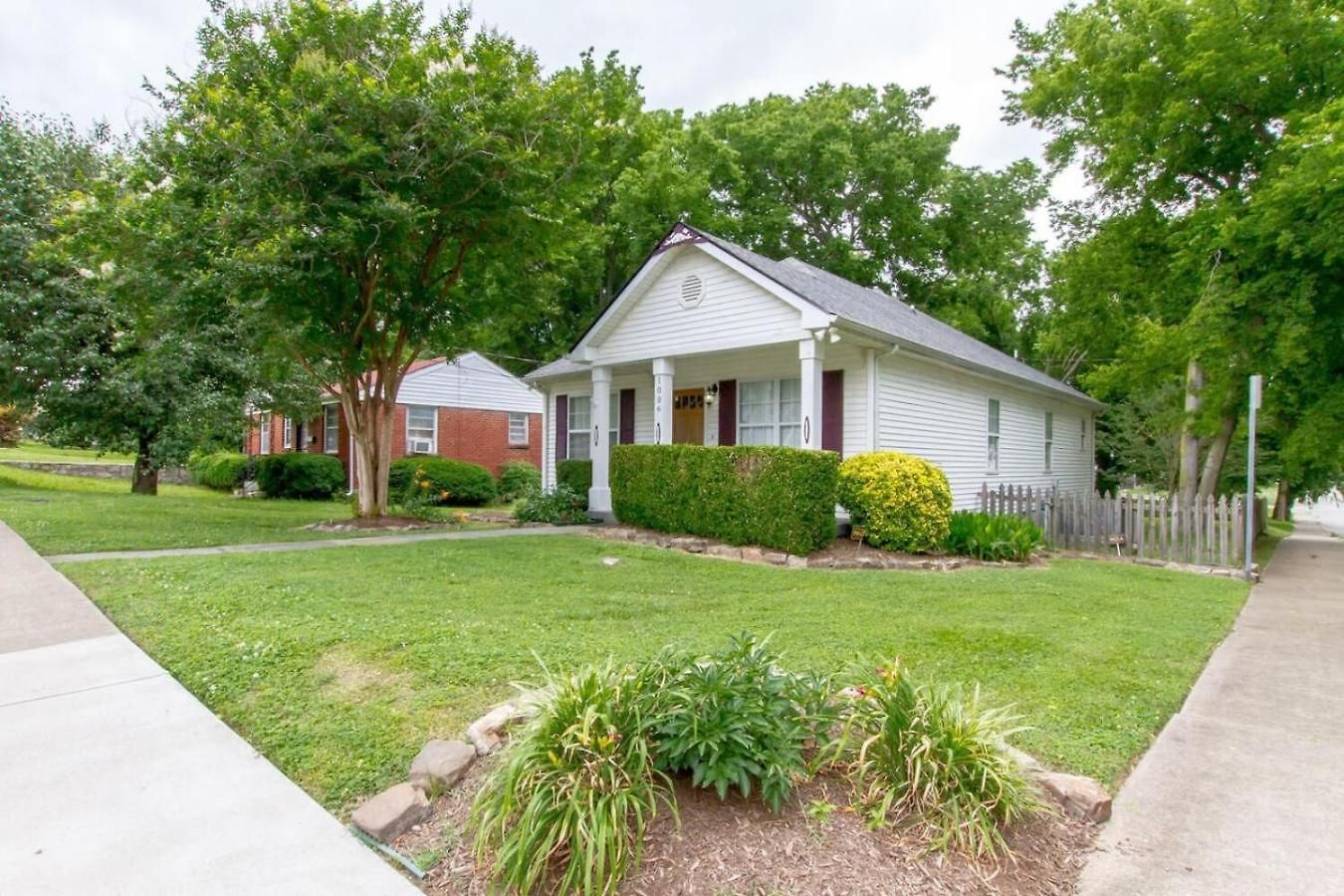 Metropolitan Huge Private Backyard Holiday home Nashville