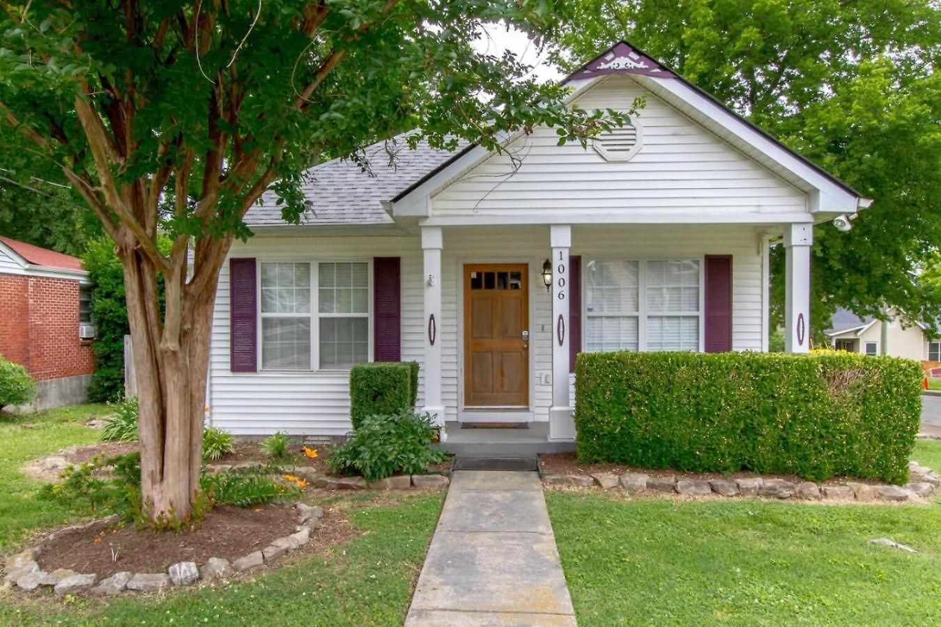 Metropolitan Huge Private Backyard Holiday home Nashville