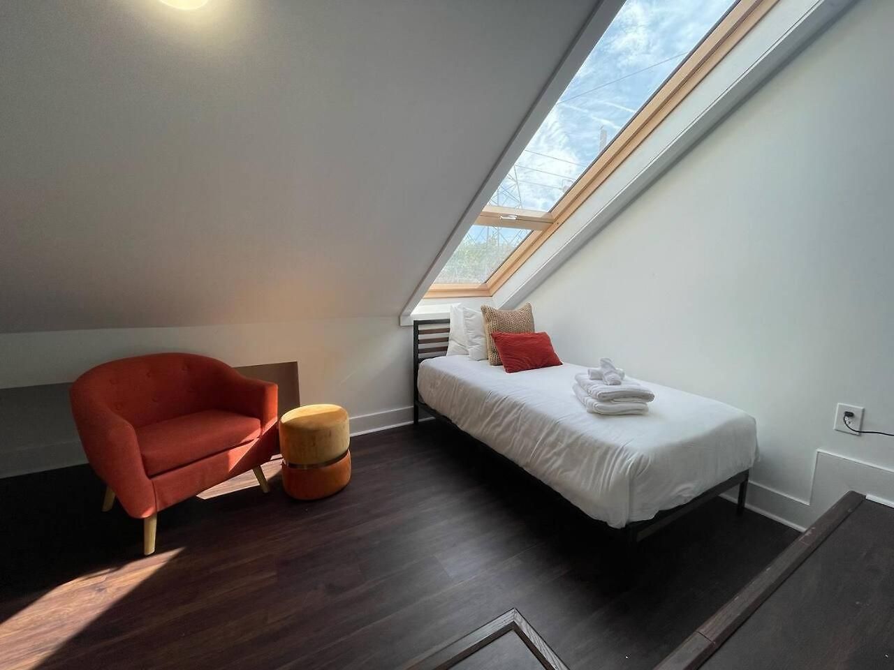 Holiday home Minutes To Broadway Modern Gated Townhome