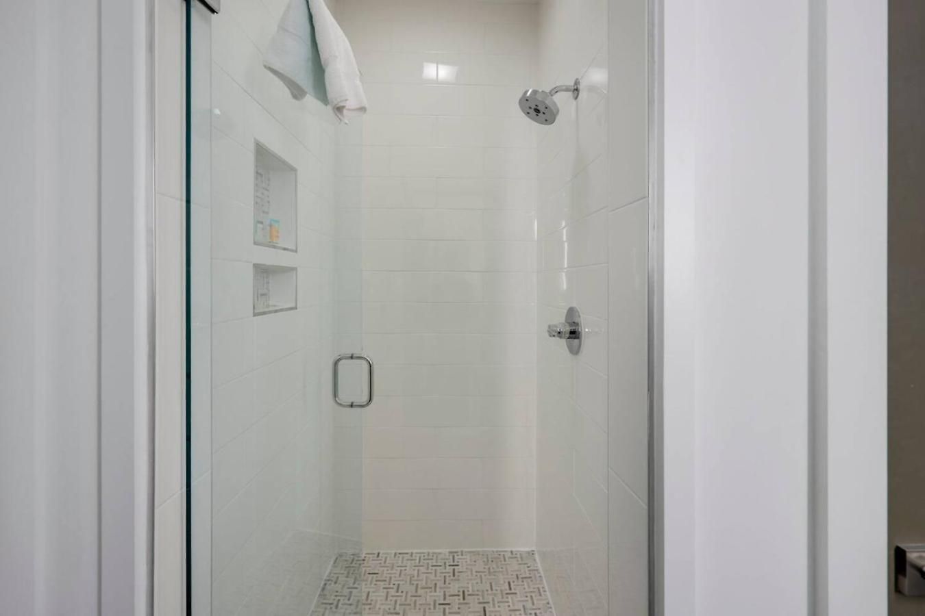 Holiday home Minutes To Broadway Modern Gated Townhome