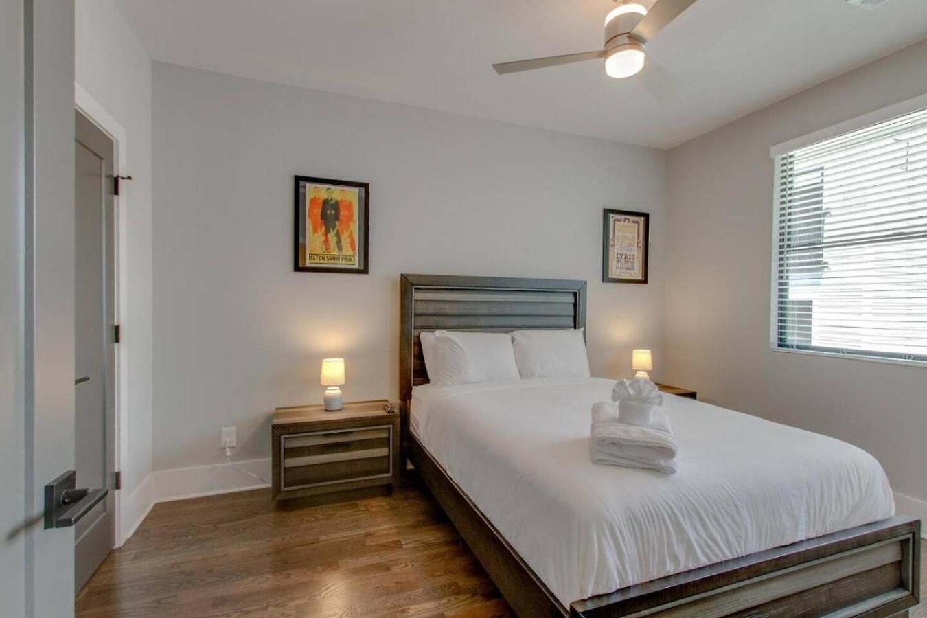 Large Impressive Townhome Private Viewing Terrace *