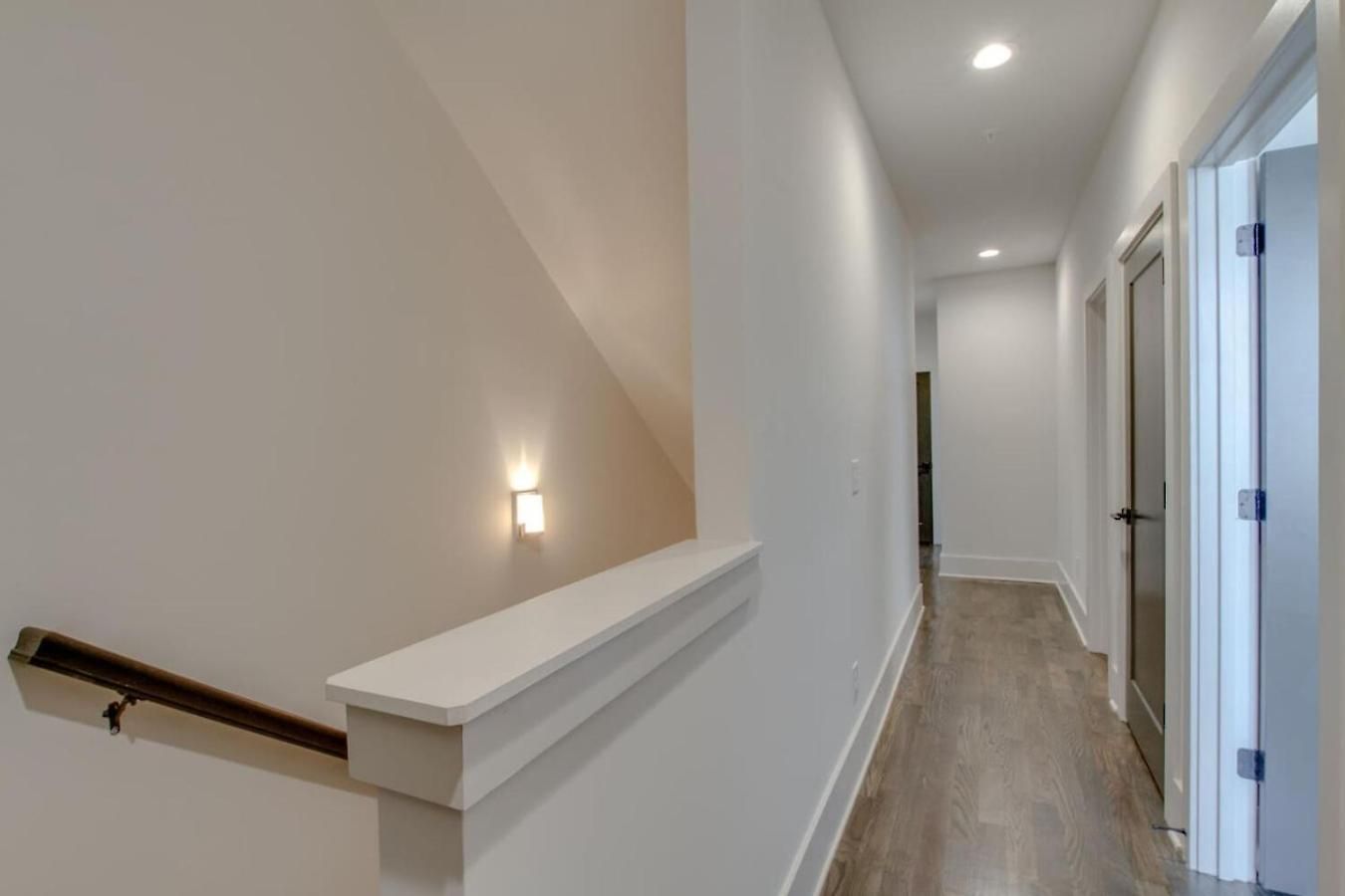 Large Impressive Townhome Private Viewing Terrace Nashville