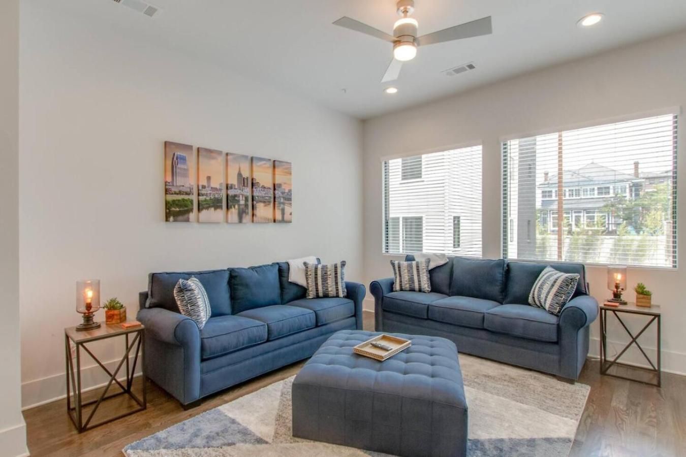 Large Impressive Townhome Private Viewing Terrace