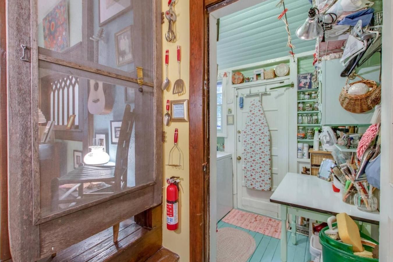 Petite Vintage Charmer Trendy East * Nashville