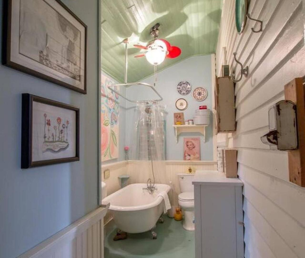 Petite Vintage Charmer Trendy East Holiday home *