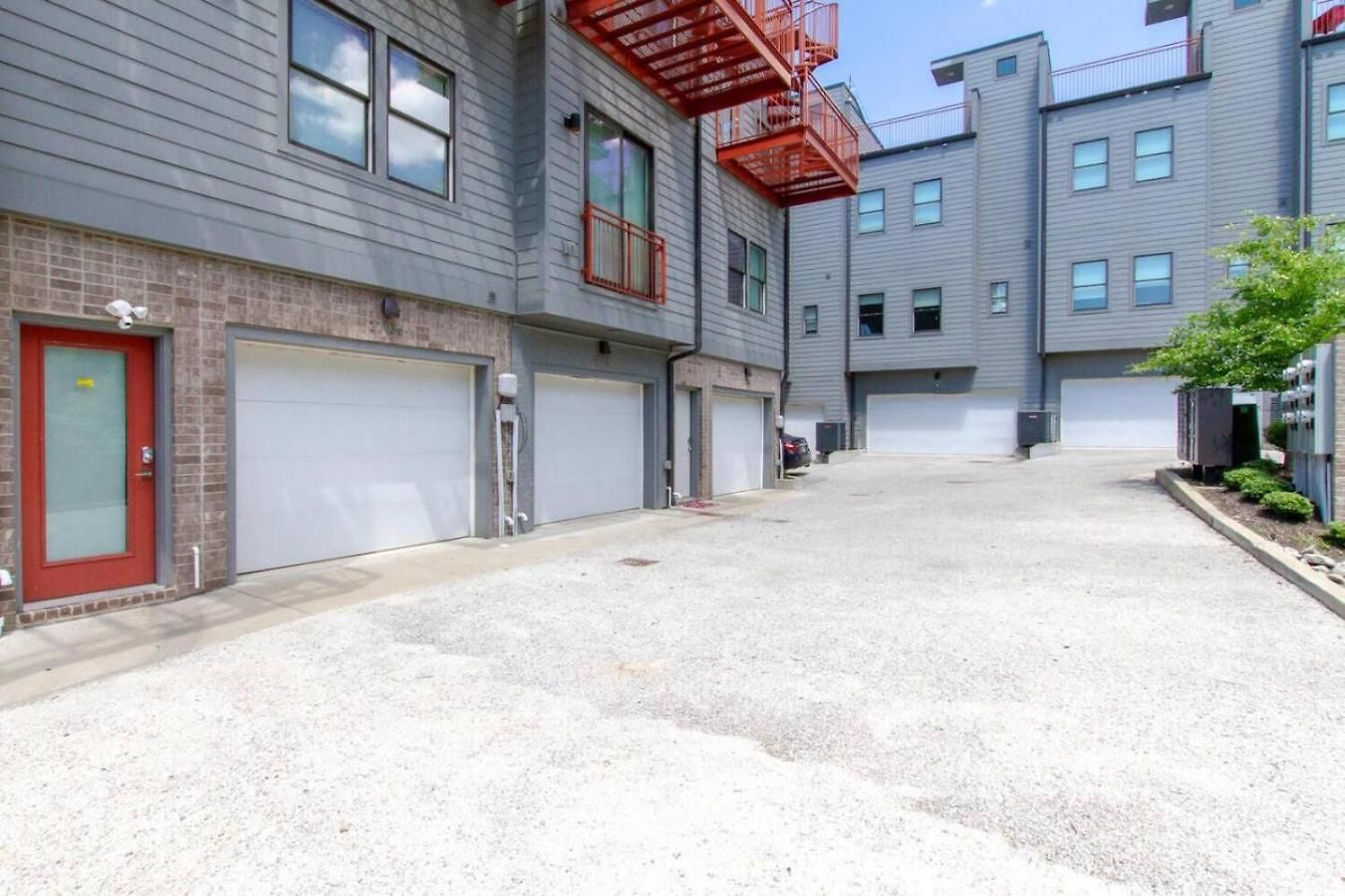Music Hangout With Rooftop Views And Game Holiday home Nashville