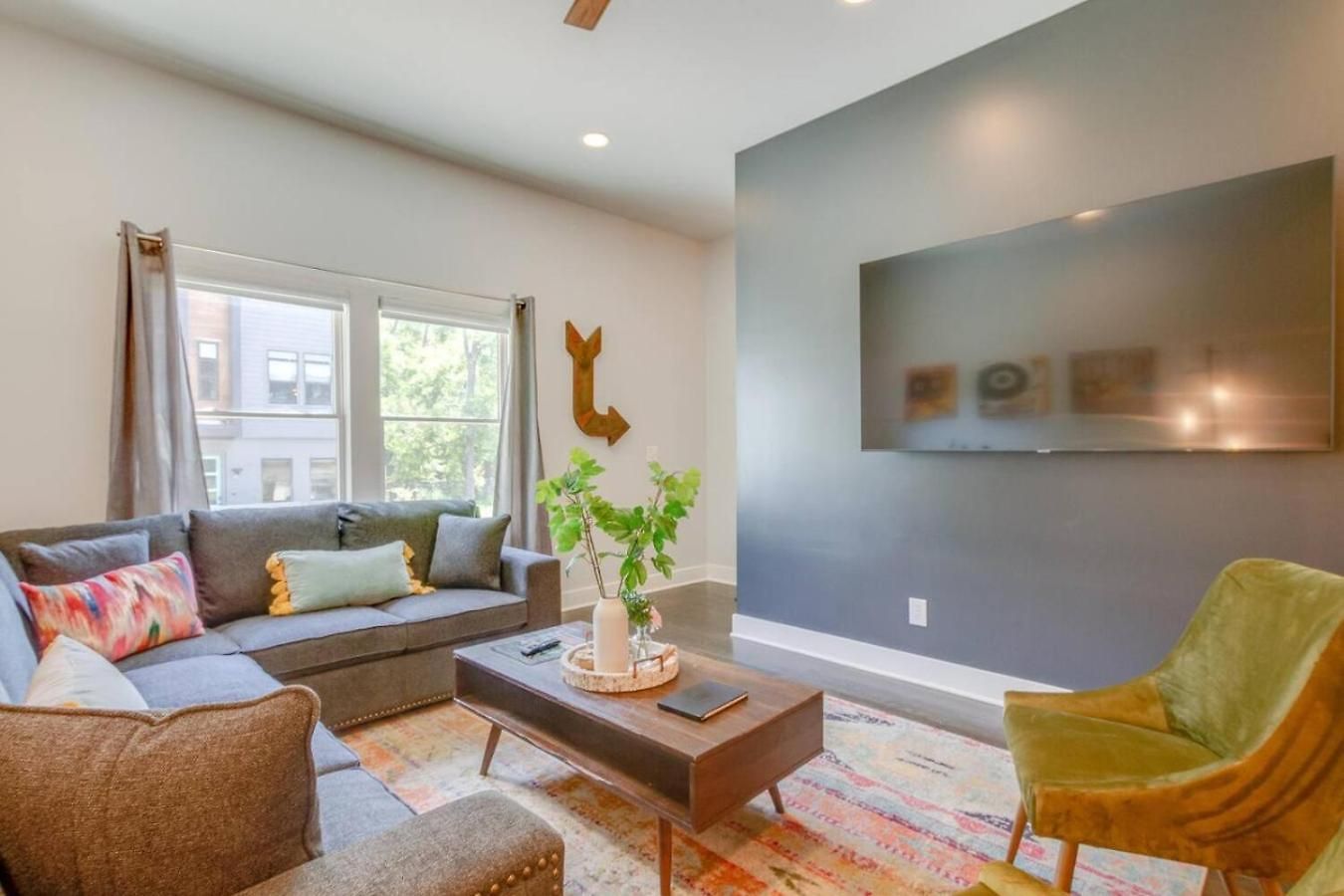 Music Hangout With Rooftop Views And Game Holiday home *
