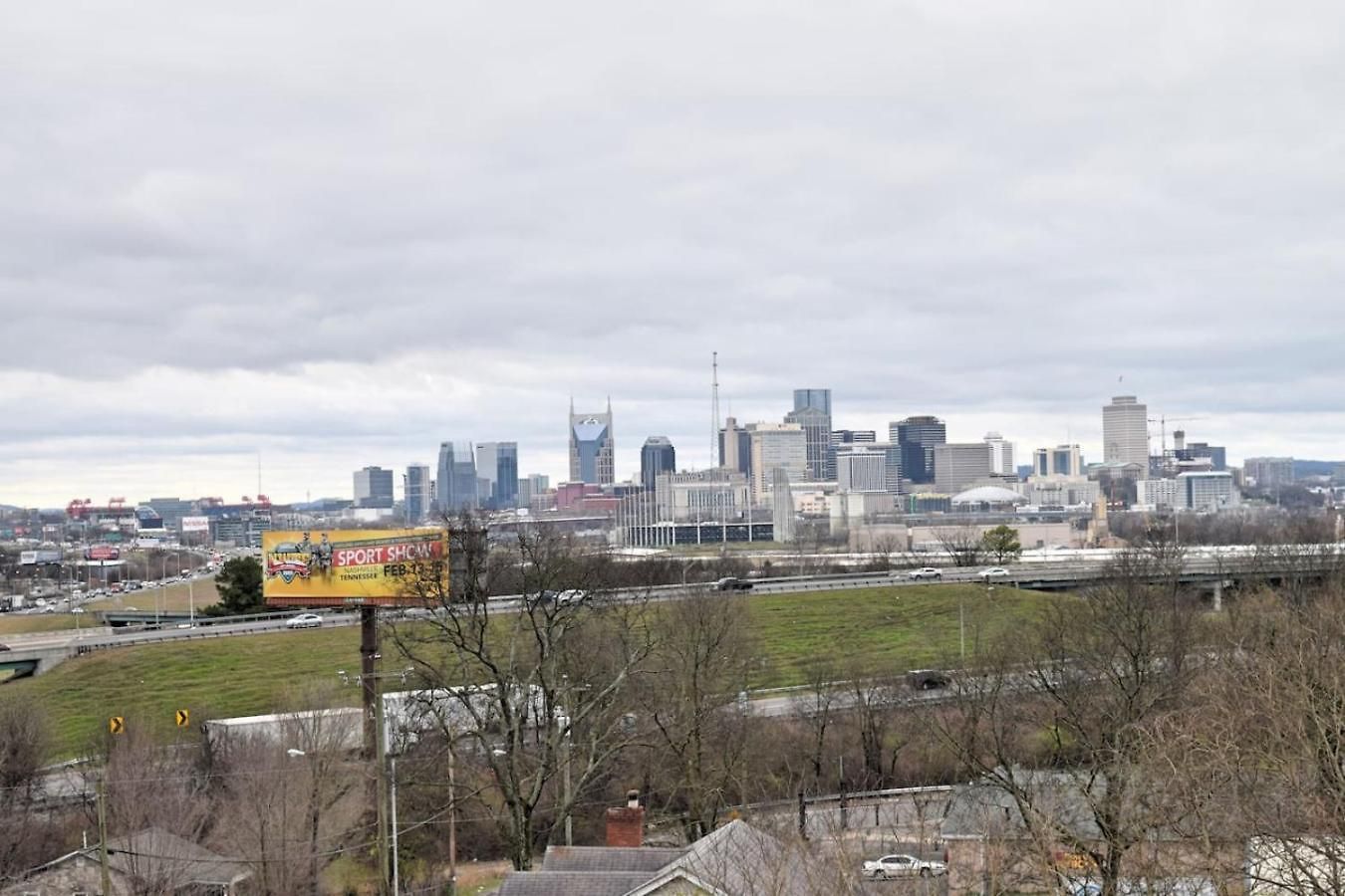 Skyline Views Romantic Fun Downtown Location *