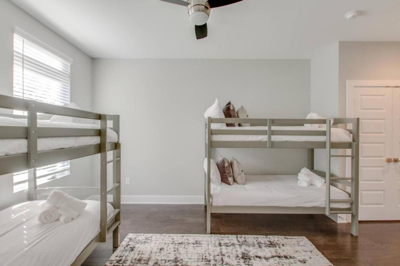 Holiday home Relaxing Urban Escape Minutes To Downtown