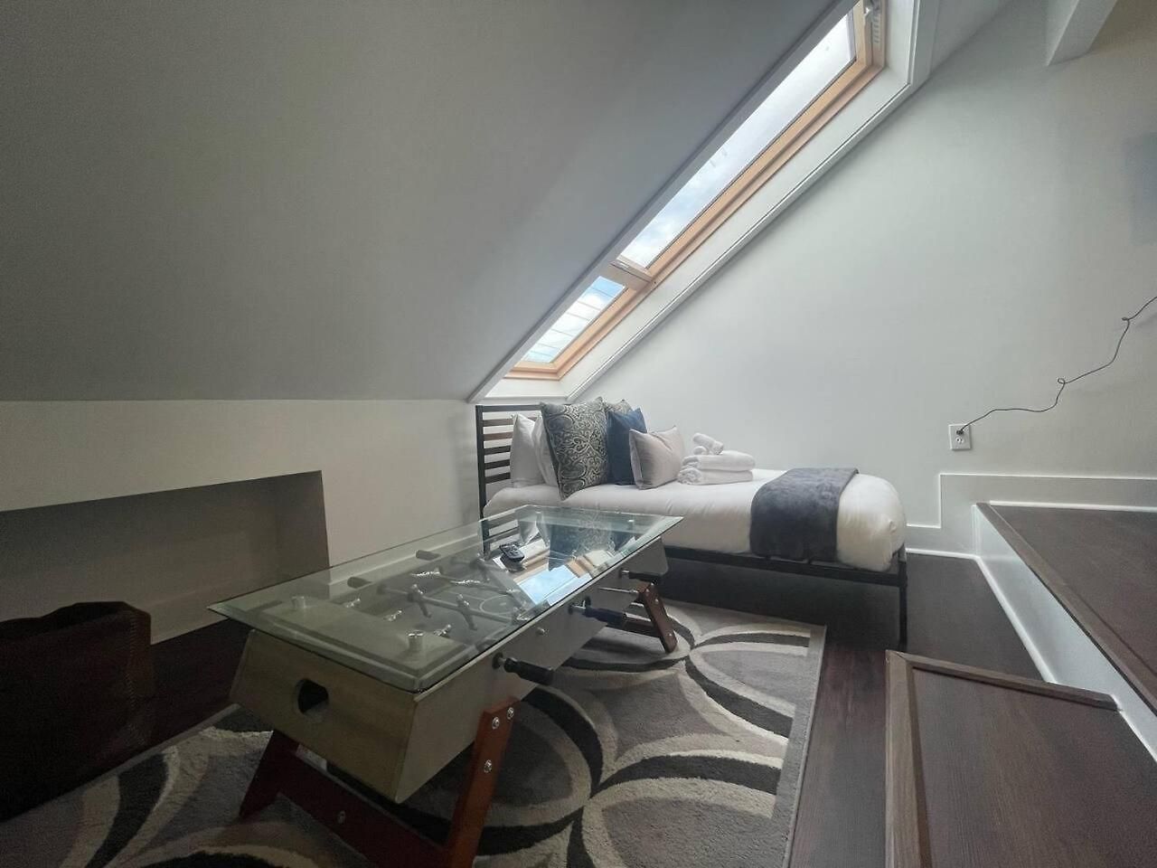 Holiday home Minutes To Broadway Stunning Townhome *