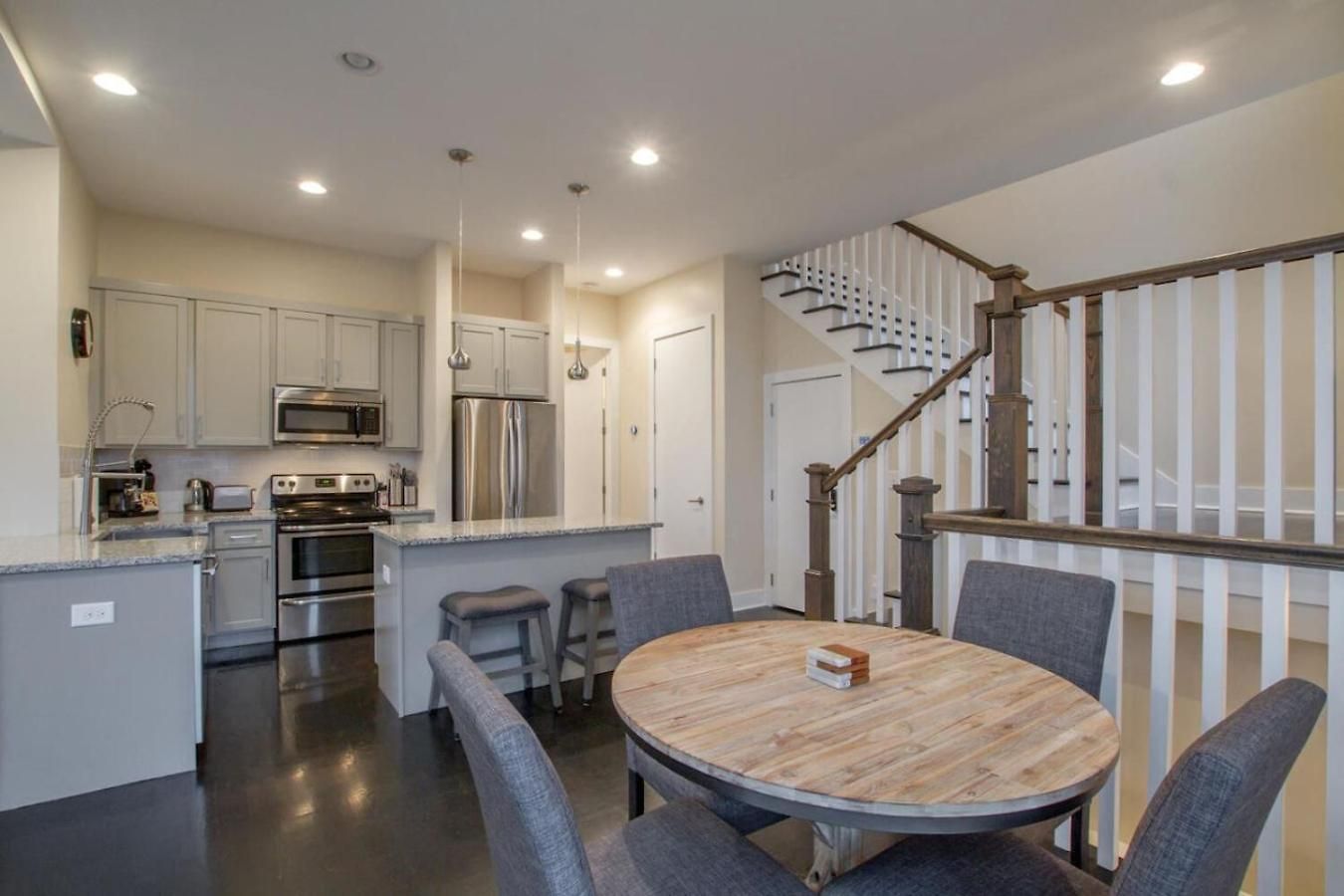 Stylish Private Rooftop Perfect Location * Nashville