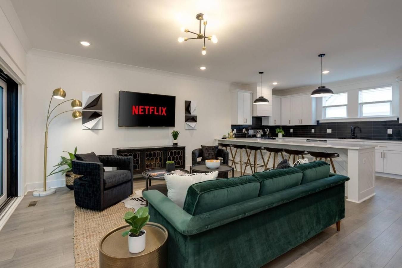 Super Luxury Maximum Space Gorgeous Decor