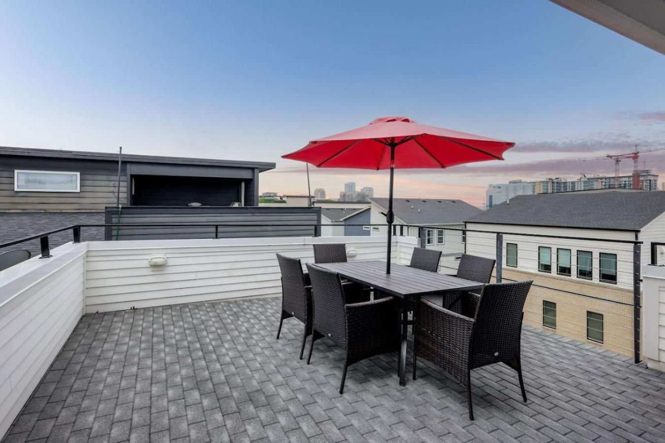 Southside Extraordinaire Walk To Gulch Lux Four Bedroom