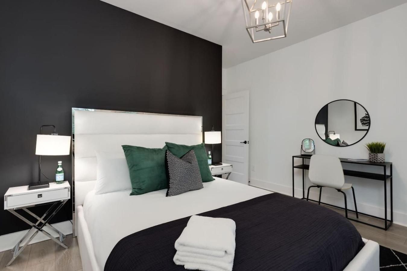 Super Luxury Maximum Space Gorgeous Decor Holiday home Nashville