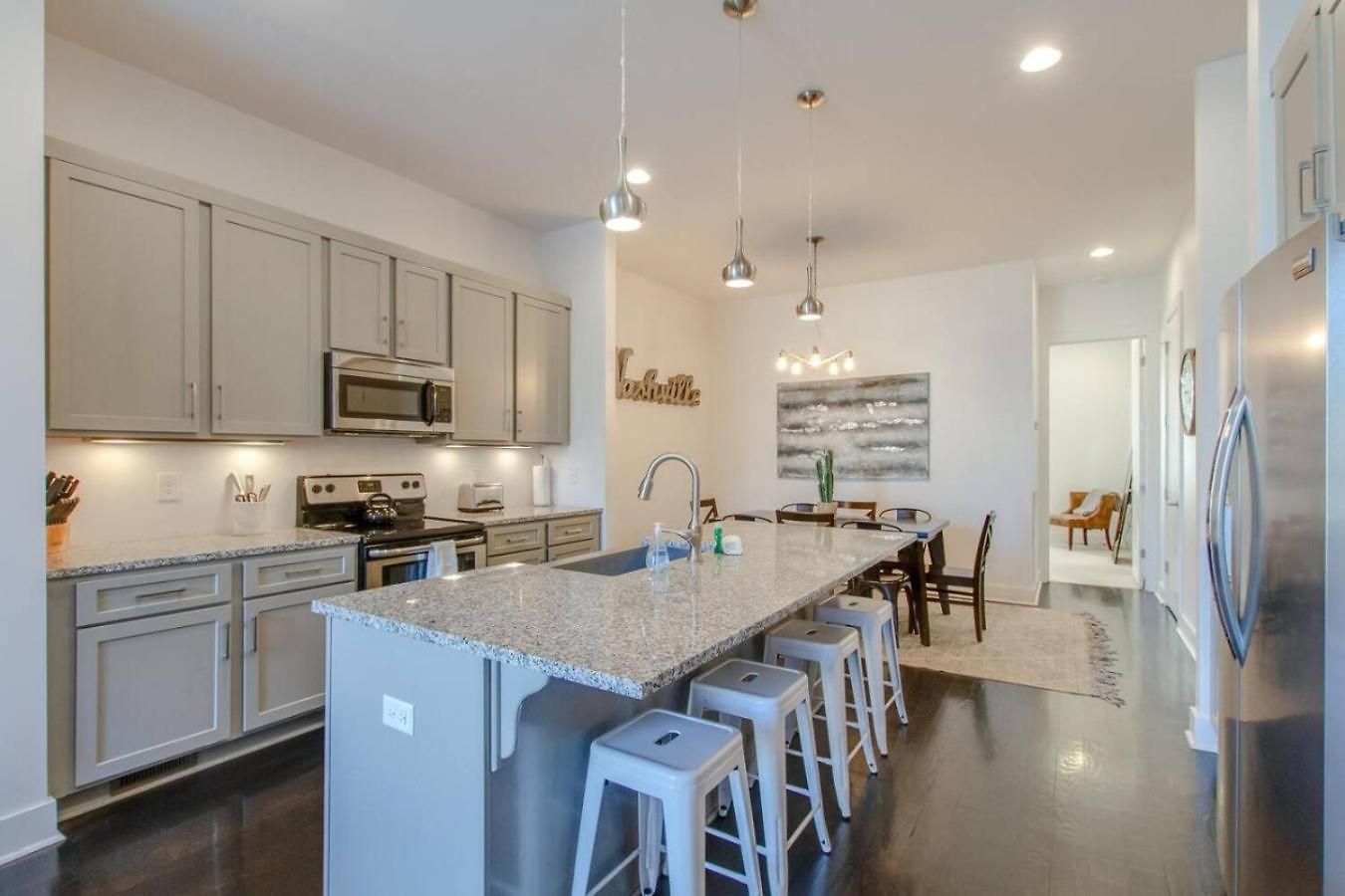 Spacious And Sleek Amazing Location Patio Space * Nashville