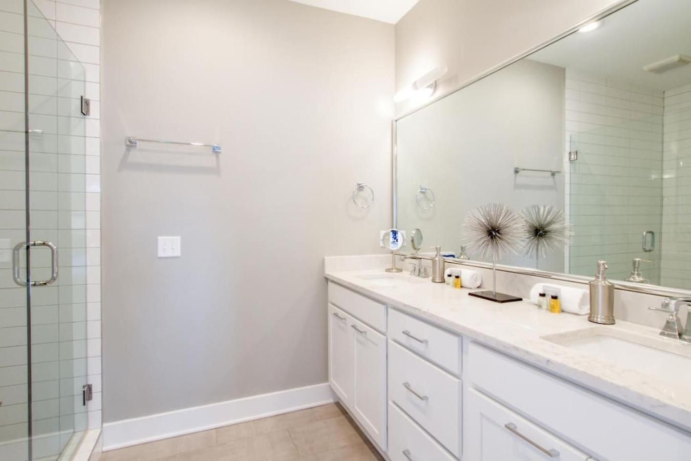 Ultra Modern Pad Minutes To Downtown Comfortable Beds * Nashville
