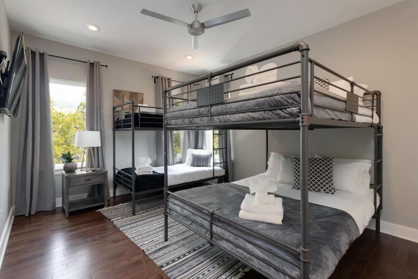 Ultra Modern Pad Minutes To Downtown Comfortable Beds Nashville