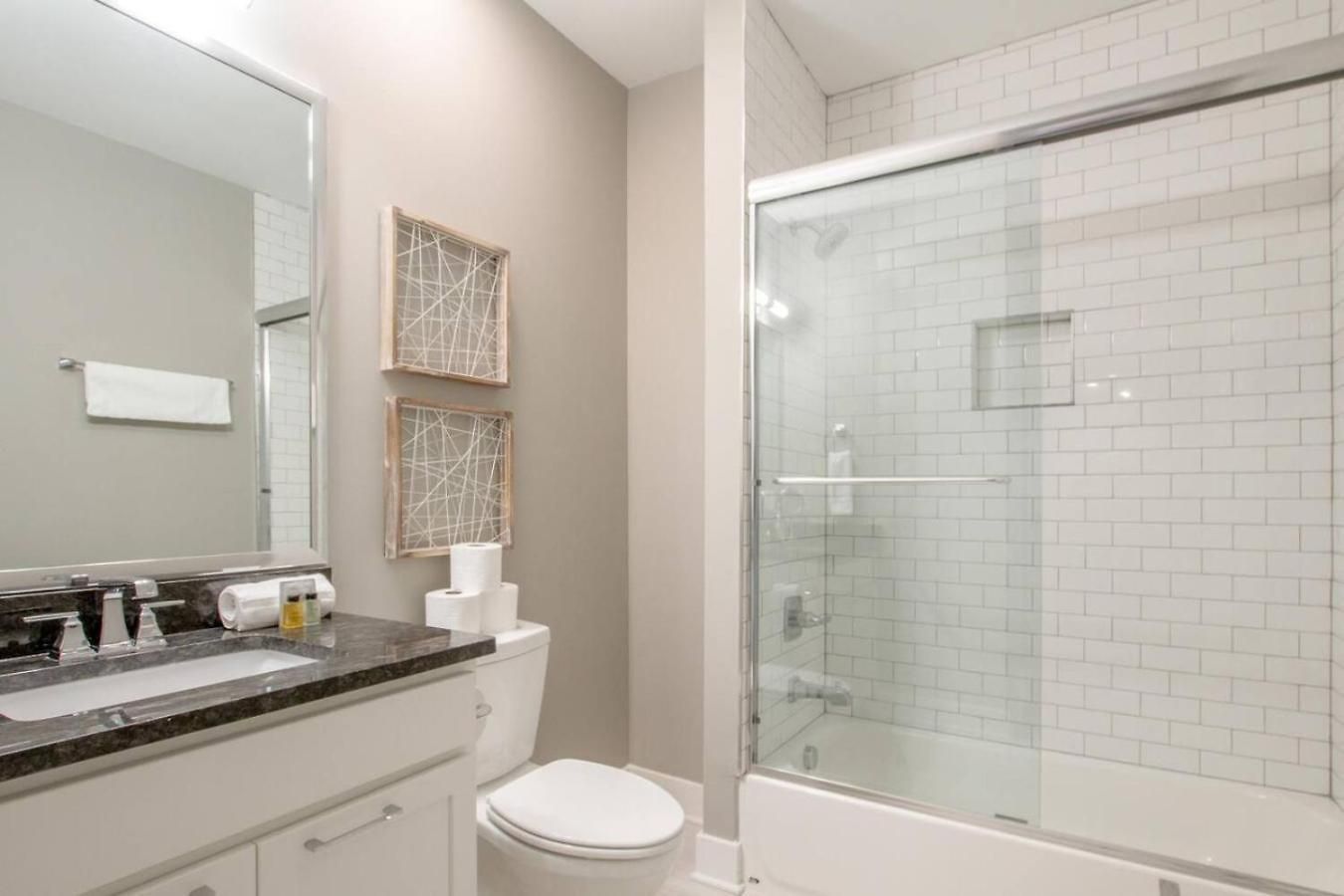 Ultra Modern Pad Minutes To Downtown Comfortable Beds * Nashville
