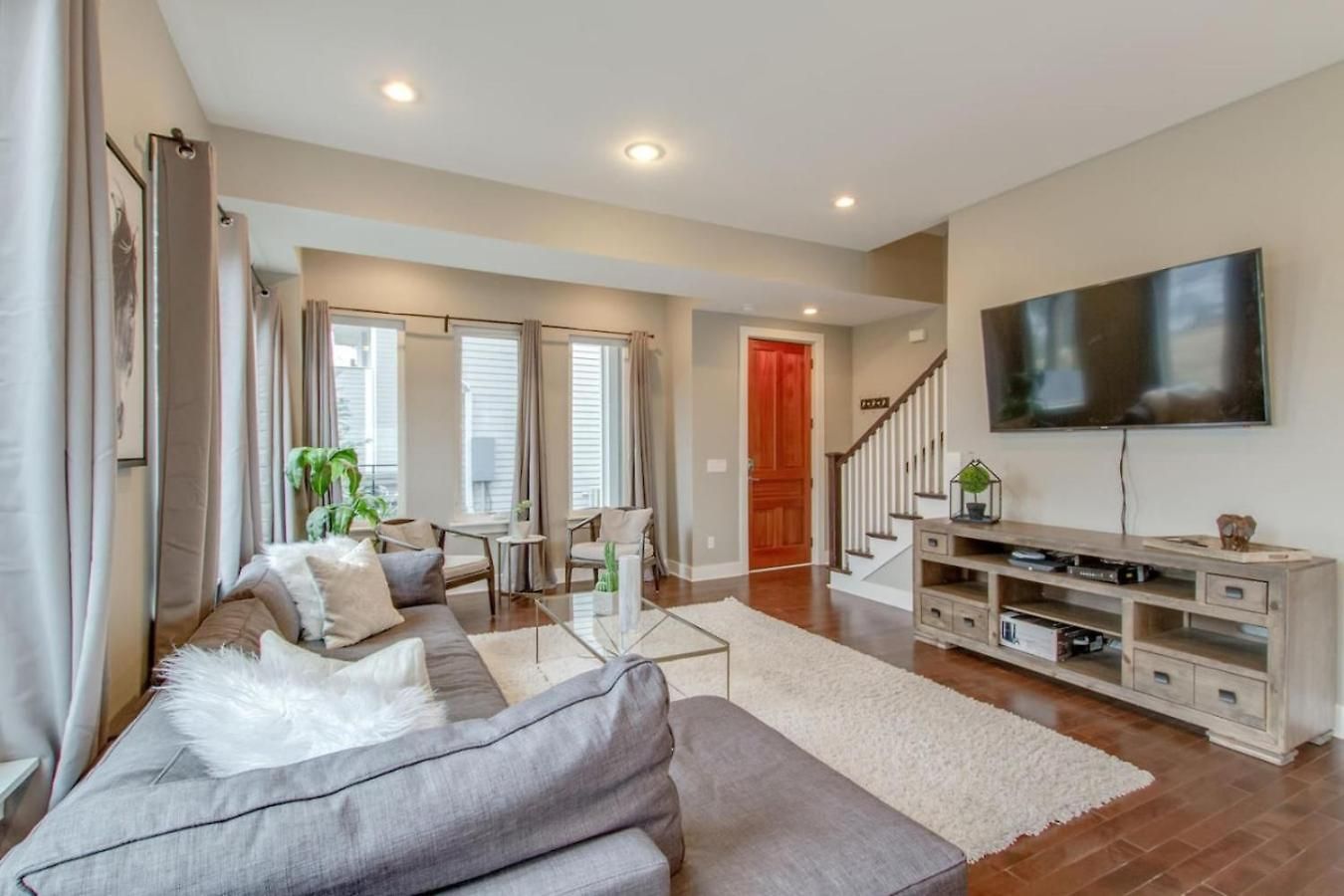 Ultra Modern Pad Minutes To Downtown Comfortable Beds Nashville
