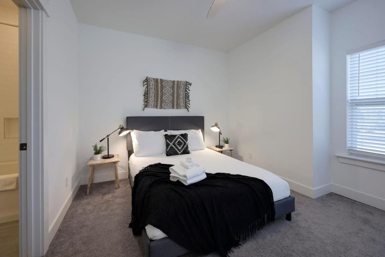 Luxurious Townhome Music Group Retreat Holiday home Nashville