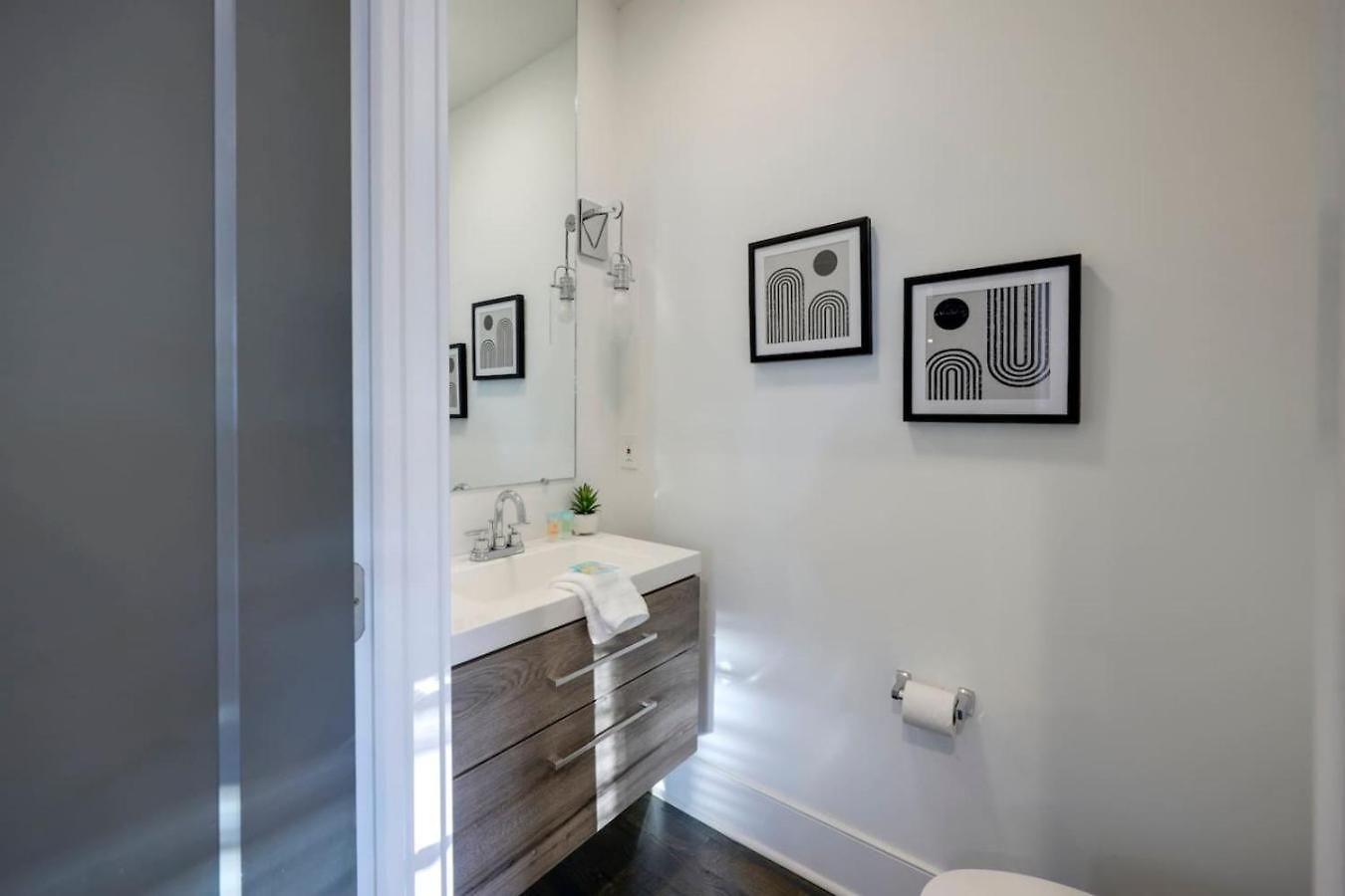 Luxurious Townhome Music Group Retreat Holiday home Nashville