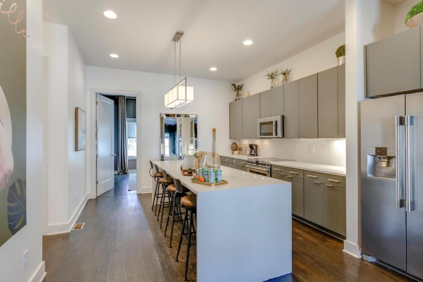 Modern Townhome With Gorgeous Patio Space