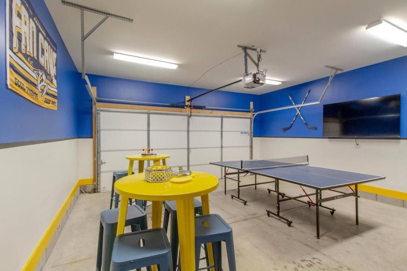 Modern Townhome With Gorgeous Patio Space * Nashville