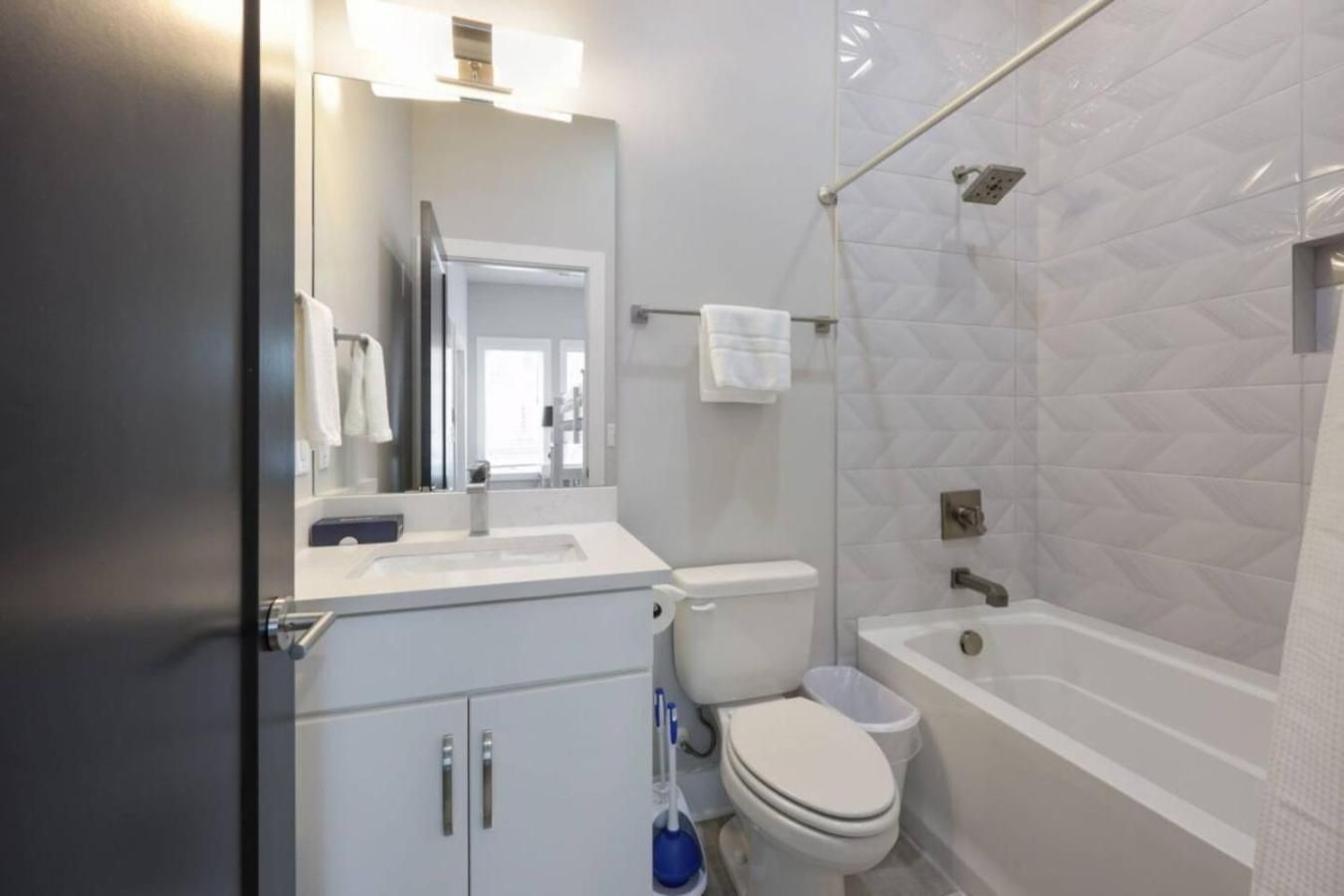 Holiday home Sapphire Loft 4 Bedroom 4.5 Bath Rooftop Patio *