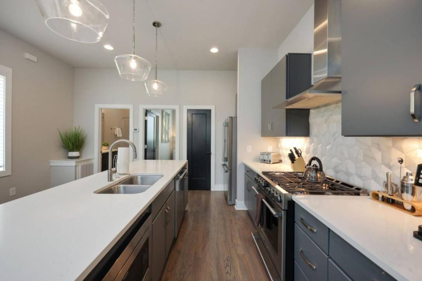 Sapphire Loft 4 Bedroom 4.5 Bath Rooftop Patio