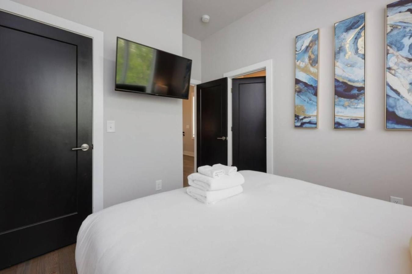 Sapphire Loft 4 Bedroom 4.5 Bath Rooftop Patio Holiday home