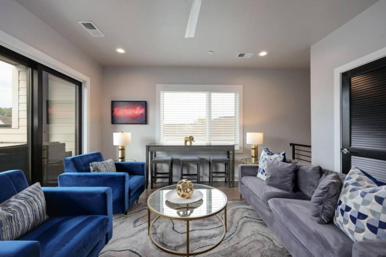 Sapphire Loft 4 Bedroom 4.5 Bath Rooftop Patio Holiday home