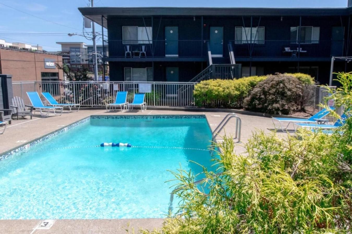 Urban Hideaway Cozy With Pool Access * Nashville