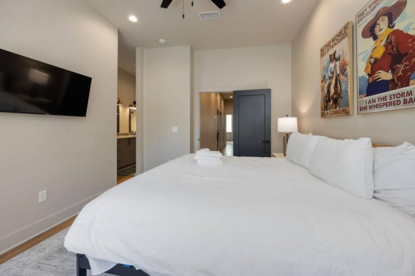 Cowgirl Up 4bd 4.5bth Rooftop Views Holiday home *